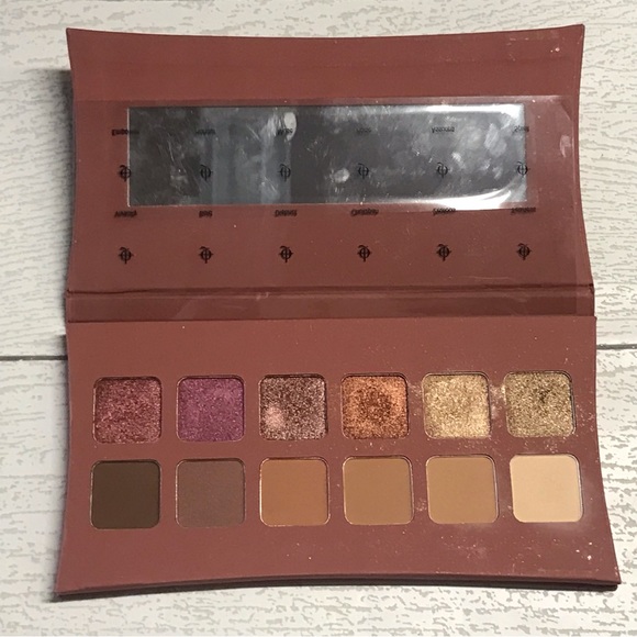 Illamasqua Unveiled Artistry Eyeshadow Palette - Picture 1 of 1